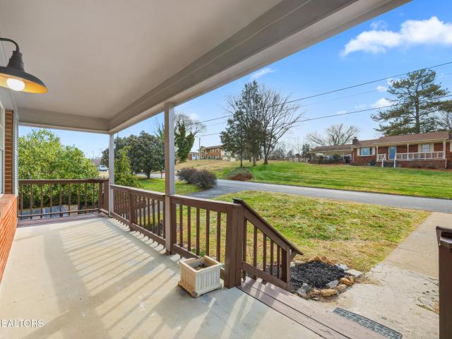 6917 Heatherbrook Drive
