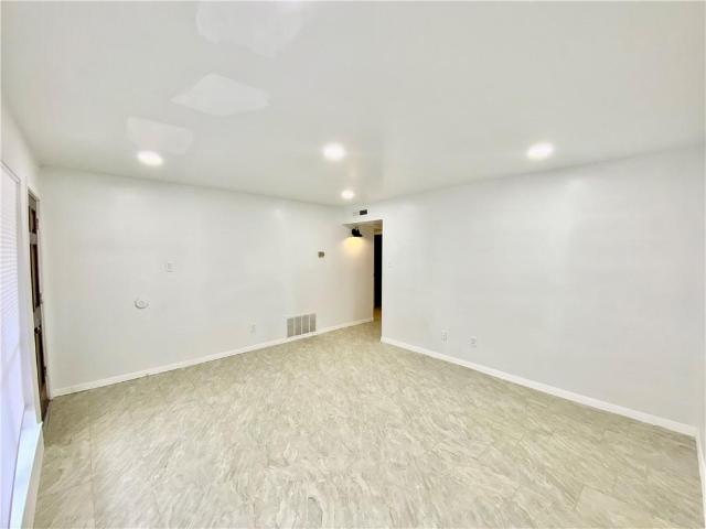 6910 Hart Ln # 403
