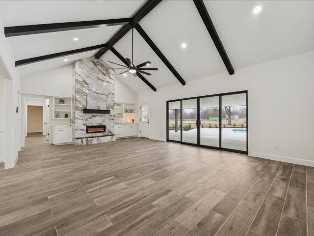 6911 Oak Lane