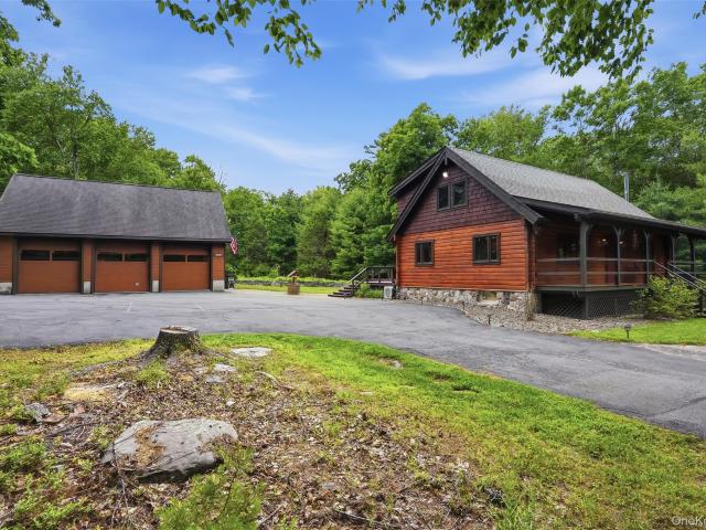 691 Peenpack Trail