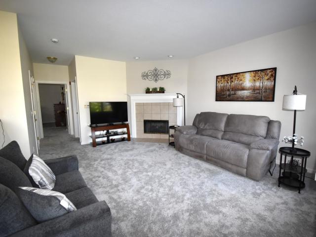 691 W Dekora St