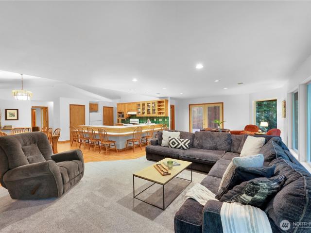 6929 Baker Circle