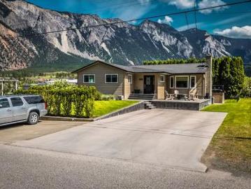 692 Summers Street, Lillooet, BC, V0K 1V0 house for sale | Listing ID 10381 | Royal LePage