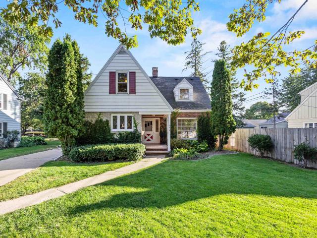 693 congress place