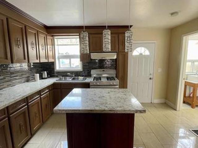693 Ossington Avenue, Toronto, ON, M6G 3T6 house for lease | Listing ID C13618 | Royal LePage