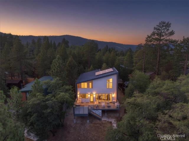 693 Villa Grove