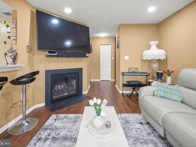 6946 Hanover Parkway # 301