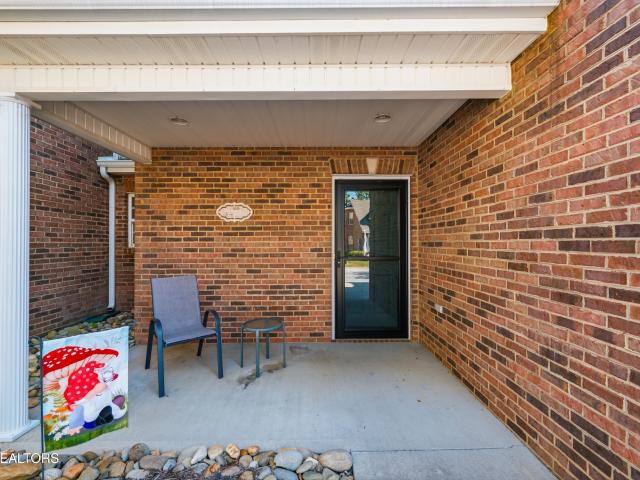 6946 La Christa Way