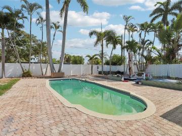 6950 Grande Vista Way S, St. Petersburg, FL 33707 | MLS #TB8484