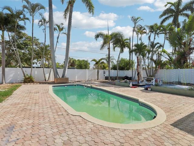 6950 Grande Vista Way S, St. Petersburg, FL 33707 | MLS #TB8484