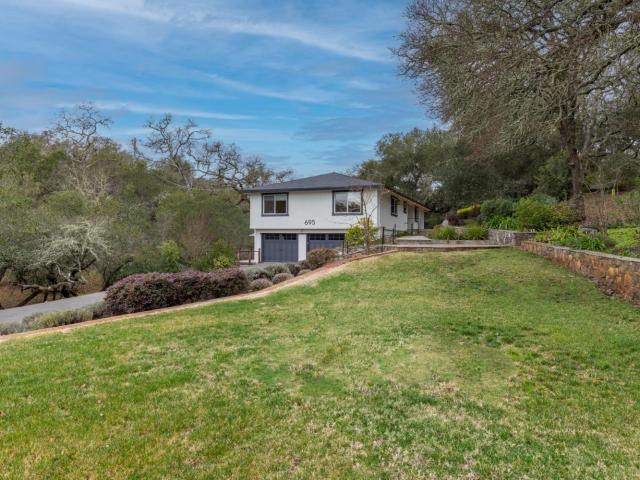 695 Chiquita Rd, Healdsburg, CA 95448 | MLS #326033