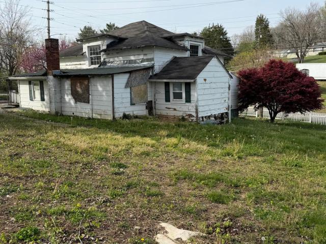 695 W Main Street