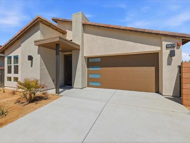 69674 Calle La Costa
