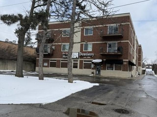 6961 Vine St Unit 301, Indian Head Park, IL 60525