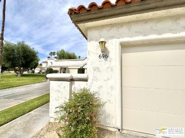 696 Vista Lago Cir N, Palm Desert, CA 92211 | MLS #26791 PS