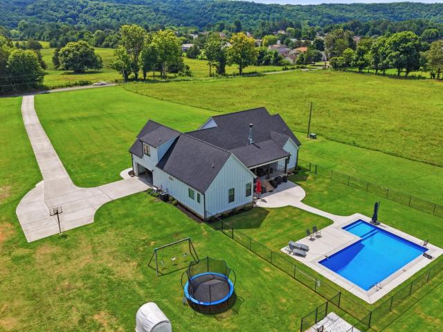 6979 Mouse Creek Road NW