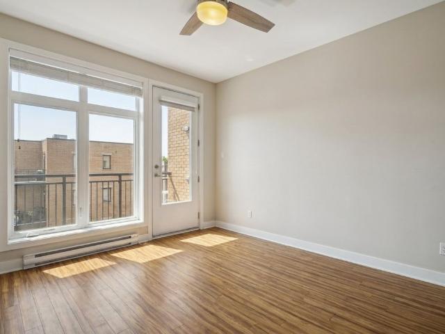 6970 Av. Victoria, Montréal Côte des Neiges, QC H3W