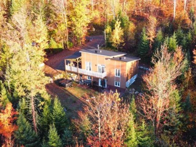 6973 Rue Champlain, Wentworth Nord, QC, J0T 1Y0 house for sale | Listing ID 24375 | Royal LePage