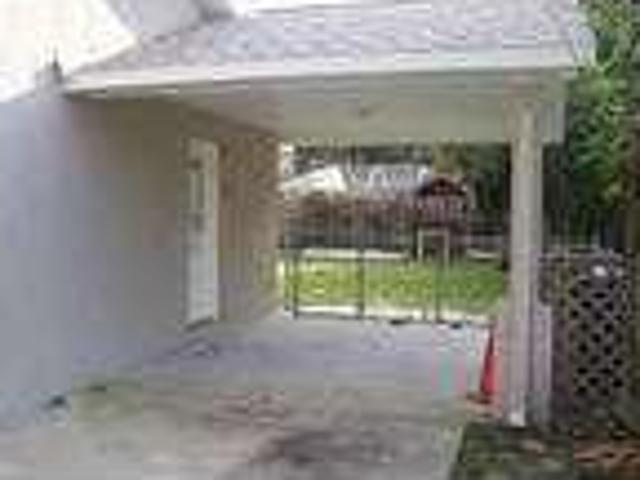 $697 / 2br 850ftÂ² 2 bed 1 bath Completely Renovated
