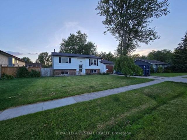 697 Ferndale Avenue, Fort Erie, ON, L2A 5C7 house for sale | Listing ID X13601 | Royal LePage