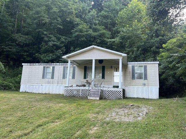697 Hampton Cemetery Rd, Girdler, KY 40943