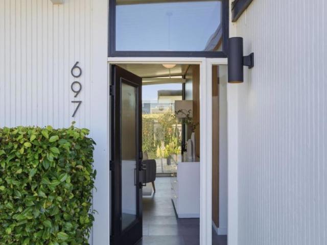 697 Vanessa Drive