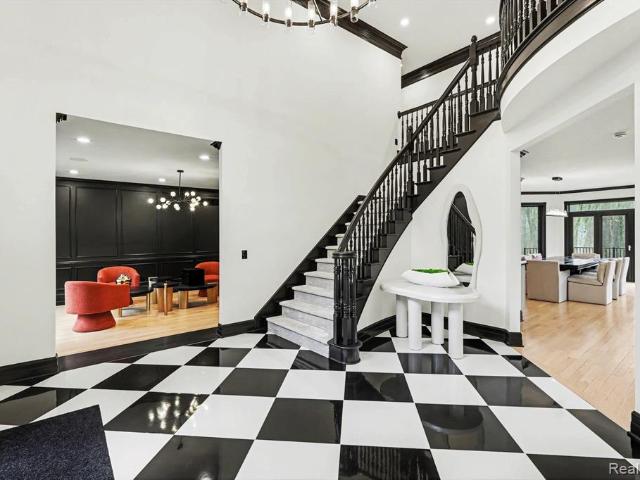 6986 Montgomery Drive