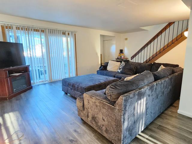 6987 W Glenbrook Rd, Unit 9