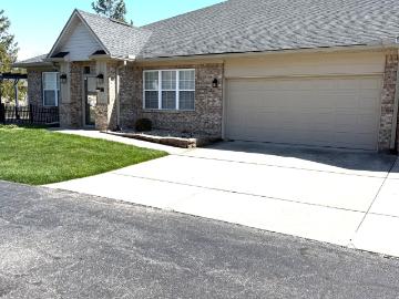 6981 Park Square Dr, Unit C, Avon, IN 46123 | MLS #22092