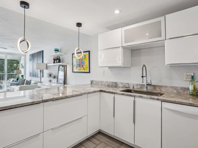 698 Northeast Spanish River Boulevard #24, Boca Raton, US, FL