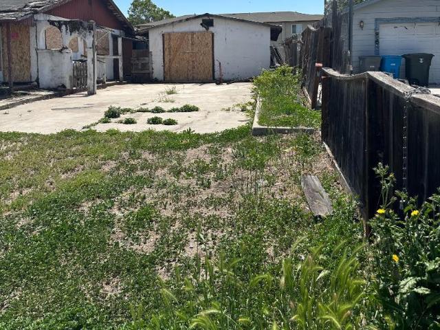 699 4th Street
