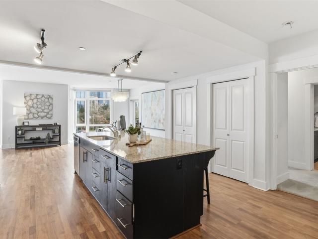 699 John Street # 420