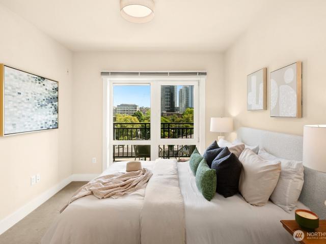 699 John Street # 617