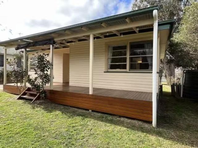 69 Taylor Street, ARMIDALE House for rent Listed by Angela Go.