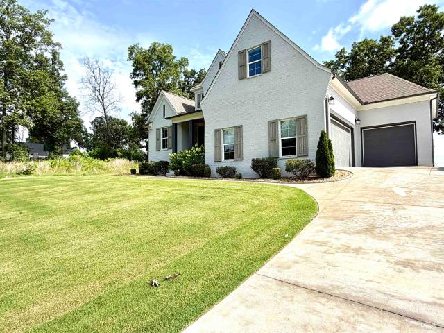 69 Crown Point Dr