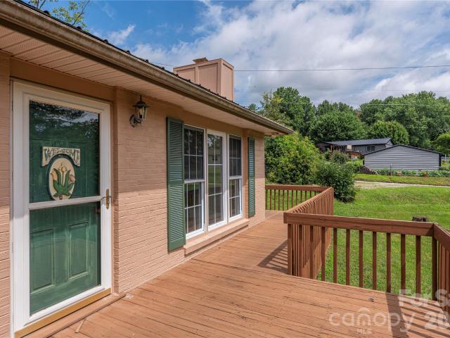 69 Emerald Lane