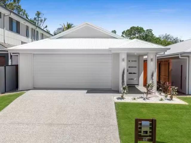 69 Hutton Avenue, WYNNUM, QLD 4178 House for Rent