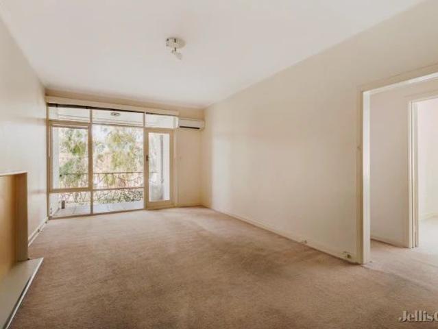 6/9 Irilbarra Road, Canterbury, Melbourne