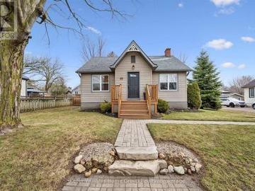Wellington, Ontario - Patio, Garden, Deck