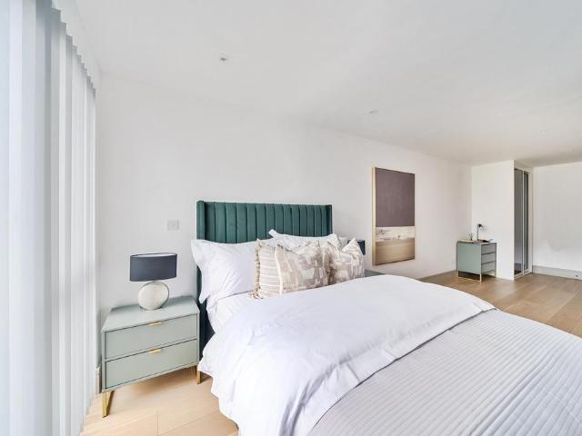 69 Lawrence Road N15 1 bed apartment to rent £2,050 pcm £473 pw