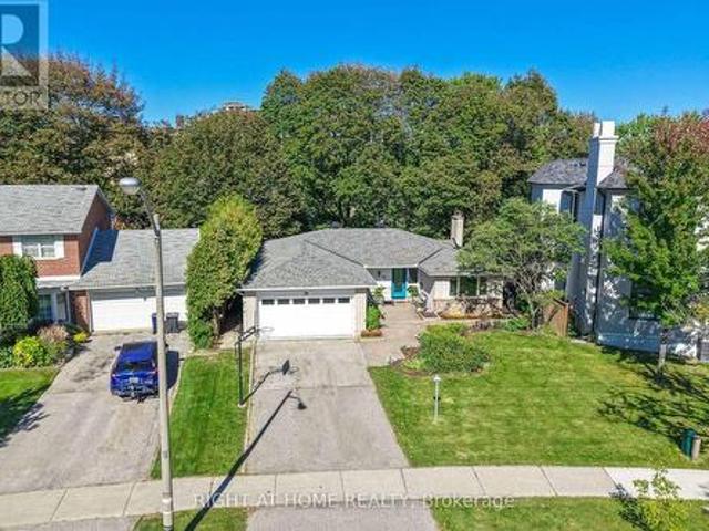 69 Montressor Drive, Toronto, ON, M2P 1Z3 house for sale | Listing ID C13830 | Royal LePage