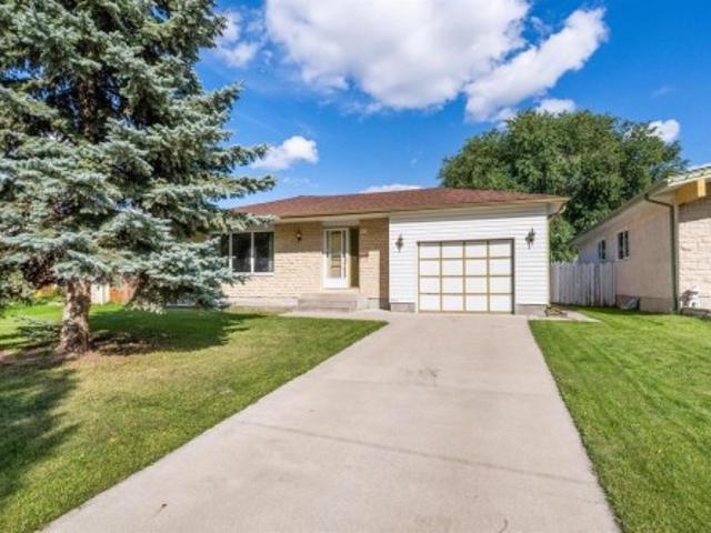 69 Piney Crescent, Winnipeg, MB, R2P 1E8 house for sale | Listing ID 202622 | Royal LePage