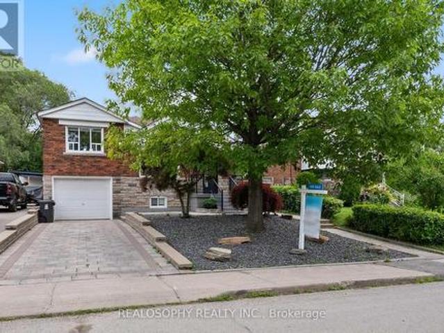 69 Squires Avenue, Toronto, ON, M4B 2R7 house for sale | Listing ID E13705 | Royal LePage