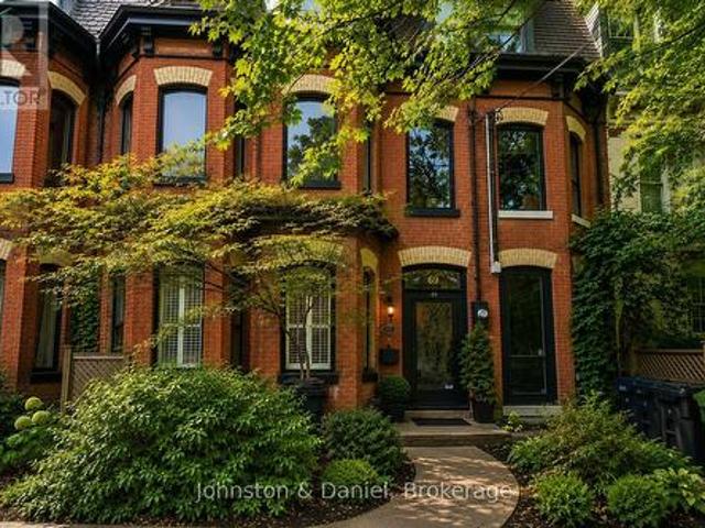 69 Sullivan Street, Toronto, ON, M5T 1C2 house for sale | Listing ID C13828 | Royal LePage