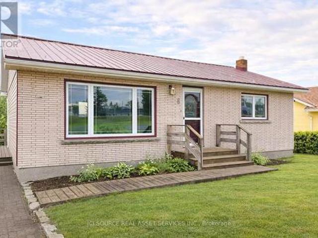 6 Macdonald Avenue, Terrace Bay, ON, P0T 2W0 house for sale | Listing ID X12908 | Royal LePage