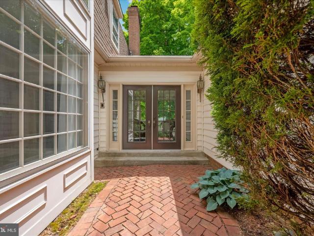 6 Mastenbrook Court