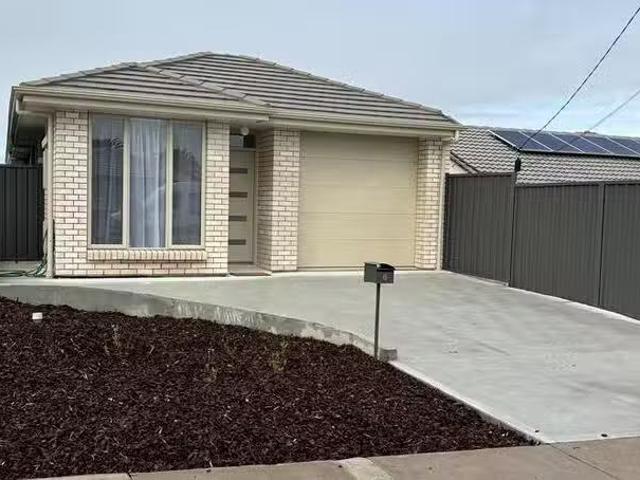 6 Marcian Street, Christie Downs, SA 5164