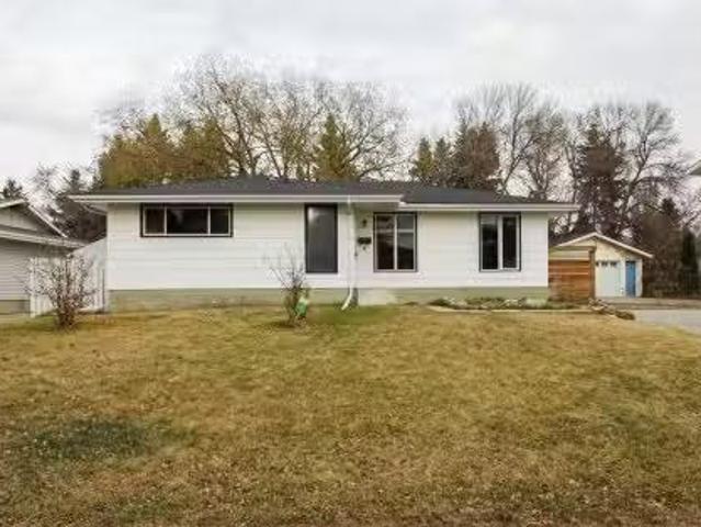 6 Market Street, Sherwood Park, AB, T8A 0T6 house for sale.