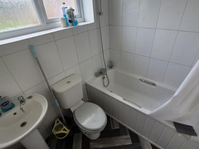 6 Marsh St, Wombwell 1 bed in a house share to rent £450 pcm £104 pw