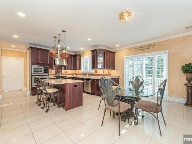 6 Merrimack Court, Paramus, US, NJ